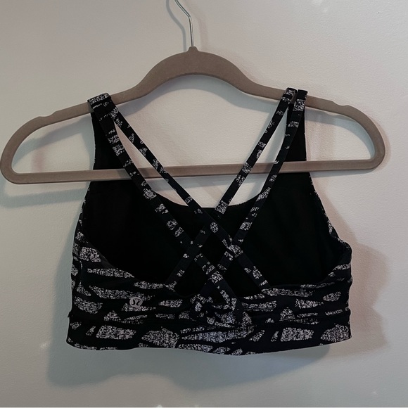 Lululemon sports bra size 8 - Picture 2 of 3